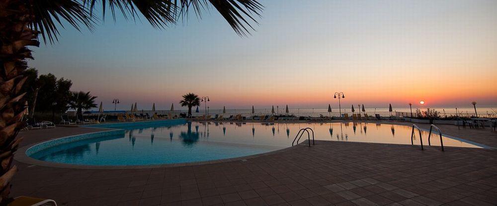 Club Esse Costa Dello Jonio Hotel Mandatoriccio Marina Exterior photo