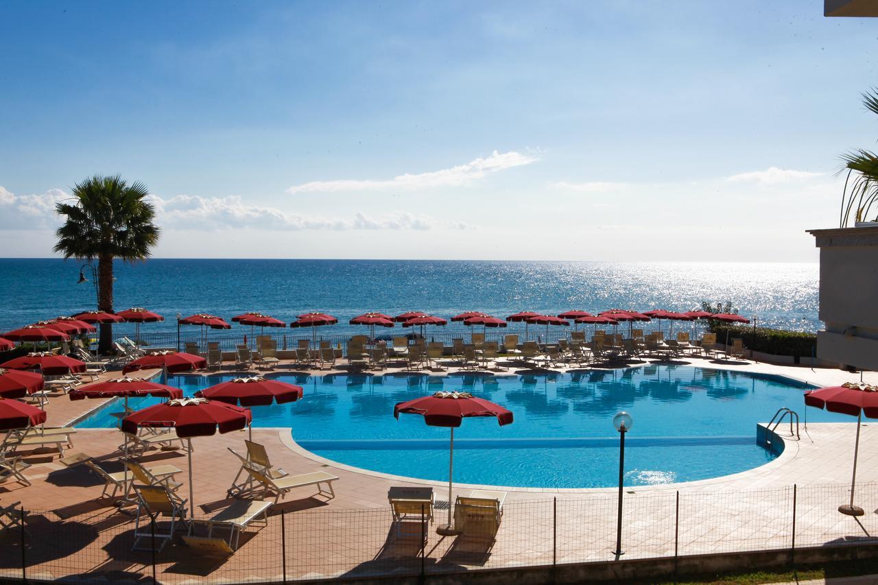 Club Esse Costa Dello Jonio Hotel Mandatoriccio Marina Exterior photo