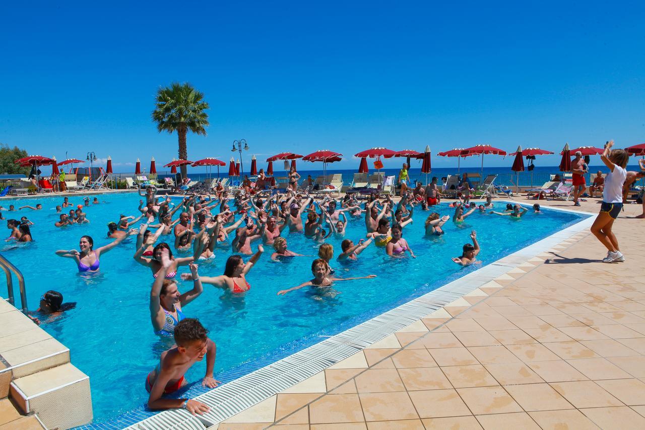 Club Esse Costa Dello Jonio Hotel Mandatoriccio Marina Exterior photo